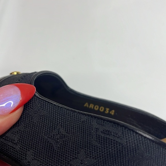 LOUIS VUITTON VINTAGE NEVER WORN HEELS - Picture 8 of 11